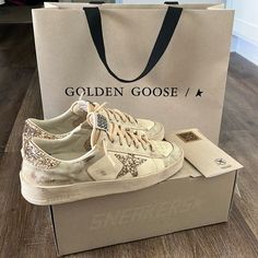 Excellent Condition. Golden Goose Stardan Lowtop Sneakers. Purchased From Bloomingdale’s. Glitter Trim. Ecru & Gold. Size 41. No Lowball Offers Will Be Accepted. Next Day Shipping. Golden Goose Stardan, Shoes Golden Goose, Goose Shoes, Golden Goose Shoes, Cream And Gold, Golden Goose, Next Day, Glitter, Trim