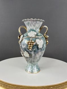 This vintage ceramic vase, hailing from the 20th century, is a delightful and versatile decor piece. Crafted from ceramic, it embodies the design aesthetics of its era, offering both functionality and aesthetic appeal. With dimensions of 36/22 cm, the vase strikes a balance between commanding presence and delicate proportions. The mid-20th century was marked by diverse design influences, and this vase might reflect the eclectic styles of that time. Ideal for collectors and those who appreciate t Aesthetic Vase, French Vase, Victorian Vases, Vase Ideas, Antique Vases, Vase Antique, Vintage Ceramics, Historical Design, Design Aesthetics