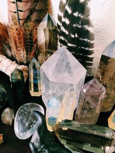 HAVE A LOVE AFFAIR WITH THE SUN Brass Bowl, Rooms Ideas, Samhain, Crystal Grid, Energy Crystals, Gems And Minerals, Sacred Space