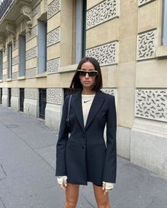 Mode Dope, Mode Editorials, Winter Trends, Street Style Inspiration, Fashion Pieces, Mode Inspo, Oversized Blazer, Blazer Outfits