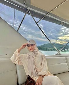 Beach Hijabi Outfits, Summer Outfits Hijab Beach, Hijabi Travel, Formal Hijab Outfit, Beach Hijab Outfit Ideas, Hijabi Beach Outfit, Hijab Sport, Hijab Fashion Summer