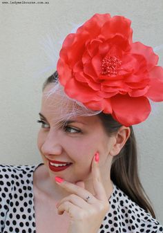 DIY Fascinator under $20 Facinators Wedding Guest Style, Diy Derby Fascinator, Facinators Wedding, Derby Hats Diy Ideas, Derby Hats Diy, Diy Fascinator, Derby Attire, Fascinator Hats Diy, Bachelor Parties