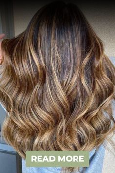 Mèches avec balayage miel et caramel Brown Hair Ombre Caramel, Brown To Honey Blonde Balayage, Honey Balayage, Balayage Hairstyles, Sun Kissed Hair, Caramel Balayage, Caramel Highlights, Hair Color Balayage, Sleek Fashion