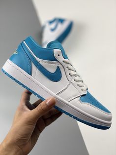 Air Jordan 1 Low ” Aquatone” White Teal 553558-174 Walk the talk and make a statement with our top-quality Sneakers. Shop now and step up your shoe game! Please carefully choosing the size number according the size chart as we CAN NOT offer return or refund if you choose a wrong size.The product need 3-5 business days to check the quality before shipping.Our High Quality Shoes models are various, please contact to our support to ask for the model you need.Because each device displays a different