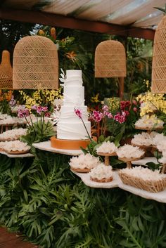 Colombian Wedding, Tea Party Sandwiches, Tropical Flower Arrangements, Dreamy Wedding, Tropical Wedding, Tropical Flowers, Marry Me, Wedding Inspo, Got Married