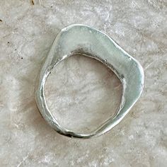 Introducing the Cassia stacking rings! These unique, sculptural rings are perfect for adding a touch of minimalism to any outfit. They're also super easy to wear and stack, thanks to their light weight and slender design. Plus, they make great little pieces of art to take with you wherever you go. So if you're looking for something different and stylish, these Cassia beauties are definitely for you! Style tip: Stack up these rings in a set of 2 or 3 with alternating metals and pair them up with Sculptural Rings, Minimal Silver Ring, Make Rings, Sculptural Ring, Silver Ring Designs, Recycled Metal, Raw Brass, Stacking Rings, Project Ideas