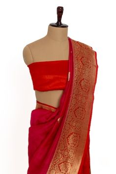 Pink and red ombre banarasi organza saree with gold toned Mughal fleur borders and buttis detailing. Comes with an unstitched blouse piece. - Aza Fashions Sarees Banarasi, Red Ombre, Banarasi Saree, Organza Saree, Banarasi Sarees, Pink And Red, Handloom Saree, Blouse Piece, Aza Fashion