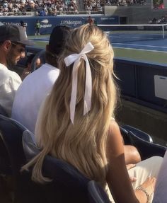 bow hairstyle, pink bows, bow hairstyle aesthetic, bow aesthetic, it girl aesthetic, hairstyles Ribbon Hair, Charlotte Tilbury, Hair Day