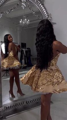 Puffer Sleeve Top Outfit, Golden Birthday Hairstyles, Black And Gold Formal Outfits For Women, Birthday Outfit Ideas For 18th, Gold And Black Outfit Parties, 21st Birthday Dress Classy Long, Short Gold Dress Black Woman, Short Matric Dance Dresses, College Graduation Outfit Ideas Black Women