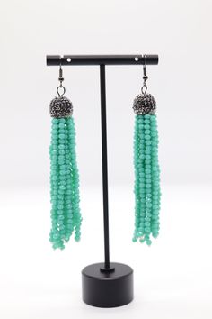 These earrings will add just the right sparkle to your outfit, and the turquoise beads create an interesting look.  They go well with most necklines and dress styles, and the stone beads will look and feel amazing. Pony Bead Crafts, Bead Tips, Beads Design, Earrings Patterns, Bracelets Handmade Diy, Beaded Earrings Diy, Beading Crafts, Diy Bracelet Designs, Seed Bead Tutorial