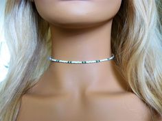 image 0 Blue And White Seed Bead Necklace, Colorful Beaded Choker Necklace, Bead Choker Ideas, Choker Ideas, Mundo Hippie, Seed Bead Tutorials, White Choker, Seed Bead Choker, Blue Choker