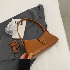 SPECIFICATIONSBrand Name: NoEnName_NullHandbags Type: Shoulder BagsTypes of bags: Shoulder & HandbagsMain Material: PULining Material: POLYESTERShape: BaguettePlace Of Origin: HE BEI ProvincePlace Of Origin: HE BEI ?ProvinceOrigin: Mainland ChinaCN: HebeiHardness: SOFTPattern Type: SolidInterior: Cell Phone PocketDecoration: noneExterior: noneOccasion: VersatileClosure Type: haspGender: WOMENStyle: CasualModel Number: ANumber of Handles/Straps: Single Bags 2024, Retro Purse, Leather Shoulder Bags, Handbags And Purses, Wedding Bag, Elegant Red, Handbag Wallet, Vintage Elegant, Small Handbags