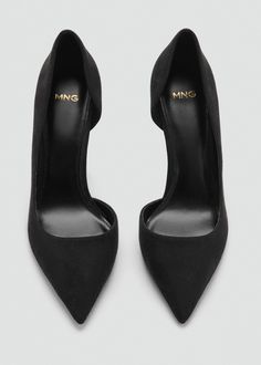 Asymmetrical heeled shoes Affordable Heels, Simple Black Heels, Mango Shoes, Heels Classy, Pointed Heels, Dress Shoes Womens, Shoe Lover, Black Pumps, Mules Shoes