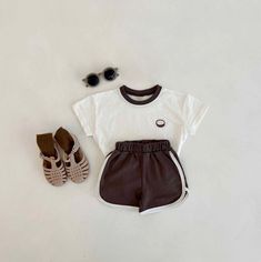 Playful Summer Sets With Letter Print, Summer Playful Letter Print Sets, Playful Summer Letter Print Sets, Casual Cotton Short Set For Playwear, White Cotton Short Set For Spring, Casual White Cotton Sets, Cute Letter Print Summer Sets, White Cotton Casual Sets, Spring White Cotton Short Set