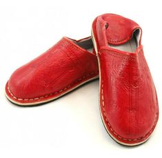 Sewn slippers, 1st quality engraved leather Red color sizes available: 39 to 46 (choose your size before ordering) Can be used indoors and outdoors. Comfortable Red Slippers With Rubber Sole, Red Slip-on Slippers With Rubber Sole, Red Slip-on Slippers With Leather Sole, Red Leather Sole Slip-on Slippers, Red Comfortable Slip-on Slippers, Comfortable Red Slip-on Slippers, Red Slip-on Slippers, Red Casual Slip-ons With Leather Sole, Casual Red Slip-ons With Leather Sole