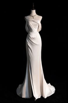 Silk Mermaid Wedding Dress, Sparkly Gowns, Vivienne Westwood Wedding Dress, Vivienne Westwood Wedding, White Prom Dress Long, Wedding Dress Material, Simple Prom Dress, Prom Dress Inspiration