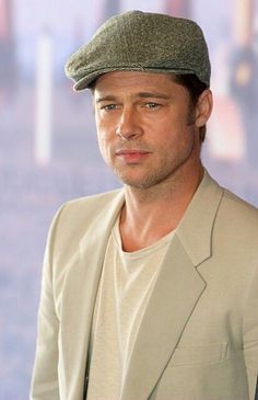 Flatcaps Men, Bradley Pitt, Clean Outfit, Male Movie Stars, Tyler Durden, Celebrity Photography, Grace Moretz, Shoe Lace Tying Techniques, Jason Statham