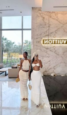 Holiday Outfits Summer Dubai, Boat Outfits Black Women, White Vacation Outfits Black Women, Cool Vacation Outfits, All White Dinner Outfits Black Women, Beach Club Outfit Black Women, Cyprus Holiday Outfits, Matching Vacation Outfits Friends, Dubai Outfits Ideas Summer