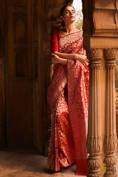 'Roohi' Red Pure Katan Silk Banarasi Handloom Saree - Tilfi Katan Saree, Banaras Sarees, Sari Design, Crepe Silk Sarees, Wedding Sari, Woven Art, Saree Designs Party Wear, Bridal Silk Saree, Wedding Saree Indian