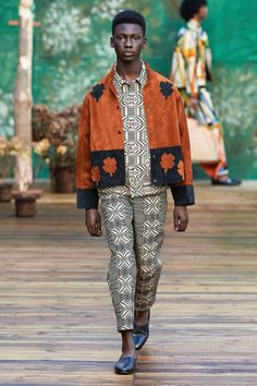 Коллекции | Menswear | Осень-зима 2020/2021 | VOGUE Fashion Week 2021 Street Style, Fashion Terms, Menswear Runway, Moda Paris, Mens Luxury Fashion, Menswear Fashion Show, Fashion Week Runway, Menswear Fashion, Vogue Magazine