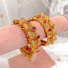 Openable Jhumka style matt gold bangles with ruby detail Ready to ship as seen with gift box. Red Bangles, Green Clutches, Kundan Set, Bracelets Design, The Bangles, Bridal Bangles, Stacked Bangles, Bangle Designs, Bangle Set