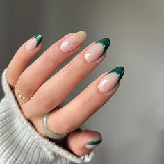 Unghie Sfumate, Kutek Disney, Green Acrylic Nails, Green French, Nagel Tips, Nails Fake, French Tips, Minimalist Nails