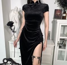 Qipao Outfit, High Split Dress, Vintage Midi Dress, Chinese Cheongsam, Vintage Midi Dresses, Qipao Dress, Cheongsam Dress, Gothic Dress, Vestidos Vintage