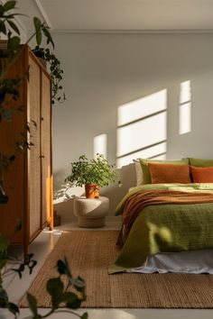 #BEAUTY, #RELATIONSHIPS #Fashion #Animals #Outfits #Winter Outfits #Animals Refreshing Bedroom Ideas, Green Aesthetic Bedroom, Summer Bedroom Aesthetic, Orange Room Decor, Flat Aesthetic, Diy Mid Century Modern, Airy Bedroom, Orange Bedroom, Summer Bedroom