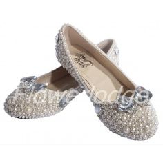 custom flower girl shoes bling rhinestone girl shoes Soft Comfortable accept custom other color or custom adult size shoes its true size if you are not sure your children size please measure the feet then tell me choose size for you. made to order Pearl Flats, Bridesmaid Shoes Flat, Dancer Shoes, Bridesmaid Flats, Rhinestone Ballet Flats, Best Bridal Shoes, Women Ballet Flats, Shoes Bridesmaid, Flower Girl Shoes