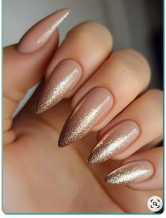 Mint Green Nails, Gold Glitter Nails, Elegant Nail Designs, Green Nail Designs, Basic Nails, Fall Nail Art, New Year's Nails, Glitter Nail