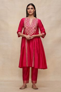 Rani pink gathered kurta with gota embroidered in geometric pattern. - Aza Fashions Traditional Straight Kurta With Geometric Embroidery, Traditional Sets With Geometric Embroidery For Transitional Season, Elegant Festive Kurta With Geometric Embroidery, Festive Eid Kurta With Geometric Embroidery, Festive Straight Kurta With Geometric Embroidery, Fitted Traditional Wear With Geometric Embroidery For Transitional Season, Traditional Geometric Embroidered Sets For Festivals, Traditional Sets With Geometric Embroidery For Festivals, Fitted Traditional Wear With Geometric Embroidery