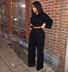 Casual Chic Style Summer Classy, Classy Spring Outfits, Casual Chic Style Summer, Pants Outfits, All Black Outfit, Looks Chic, Casual Chic Style, Style Summer, Sweater Set