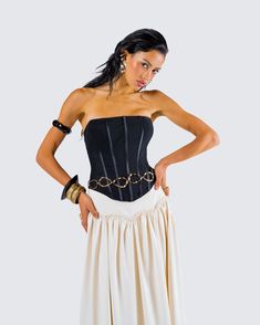 The perfect finishing touch 😘 Complete with an adjustable chain closure, this gold chain metal belt will instantly take any look to the next level 🌟 Chic Adjustable Gold Chain Belt, Elegant Gold Corset Belt For Parties, Chic Black Adjustable Chain Belt, Trendy Black Adjustable Waist Chain, Adjustable Chain Link Belt, Chic Adjustable Body Chain, Chic Adjustable Chain Belt For Evening, Elegant Chain Strap Waist Chain For Festivals, Chic Evening Waist Chain With Chain Strap