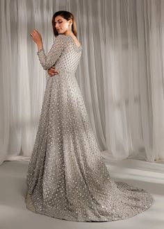 Exquisite Pakistani Wedding Ensemble: Open Gown and Lehenga Style Elegant Festive Dress With Long Train, Elegant Long Train Festive Dresses, Festive Elegant Gown With Long Train, Elegant Festive Gown With Long Train, Maxi Length Ball Gown With Sweep Train For Wedding, Wedding Ball Gown With Sweep Train In Maxi Length, Wedding Ball Gown Maxi Dress With Sweep Train, Festive Wedding Ball Gown, Formal Hand Embellished Floor-length Lehenga