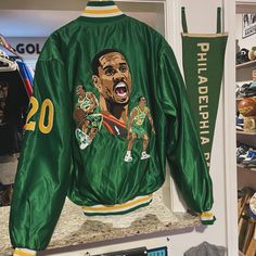 Vintage Exclusive Custom Mens XL Kelly Green Seattle Supersonics Gary Payton The Glove Satin Bomber Jacket. This item features handmade patchwork. The front of jacket has The Glove spellout made with Yellow python skin as weak as his number 20 on the sleeve. The back features a masterpiece of 3 images all of custom patchwork. Fits true to size. Made in the USA. This jacket is a one of one exclusive. Green Long Sleeve Varsity Jacket With Patchwork, Green Long Sleeve Patchwork Varsity Jacket, Green Patchwork Varsity Jacket For Winter, Yellow Python, Gary Payton, Seattle Supersonics, Python Skin, Kelly Green, Python