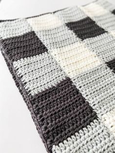 crochet blanket patterns Chunky Blanket Pattern, Gingham Blanket, Plaid Crochet, Chevron Baby Blankets, Crochet For Beginners Blanket, Extra Yarn, Blanket Crochet Pattern, Easy Crochet Blanket, Crochet Blanket Designs