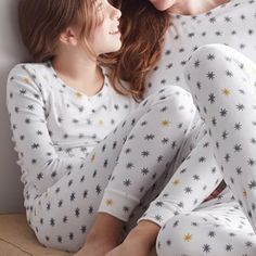 Nwt, The Company Store Cozy Pj Set In Star Sparkle Pattern. These Are So, So Soft & Cozy! 2 Sets Available! White Matching Winter Sleepwear, Matching White Sleepwear For Sleepovers, Store Pajamas, Holiday Flannel, Christmas Pajama Pants, Christmas Pj, Classic Pajamas, Kids Pjs, 19 Kids