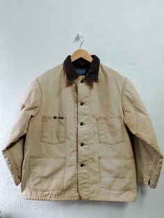 ⚡Size XL  ⚡Pit to pit 26 inches ⚡Shoulder to bottom hem 31 inches ⚡Natural Sun fading ⚡Inner blanket  ⚡Condition 8/10 Good condition ⚡Few stain mark on the back (please check the picture) Workers Jacket, Vintage Oshkosh, Worker Jacket, Mens Jackets, Bathing Beauties, Jackets & Coats, Mens Outfits, Purses And Bags, Music Clothes