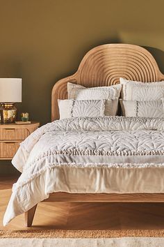 With its elegant stitching, raw edge gauze, and luxurious velvet border, this vintage-inspired quilted bedding collection effortlessly creates a textural dimension that adds a soft and cozy touch to any bedroom. Looking for the sweetest of dreams? [Read our guide]( https://www.anthropologie.com/stories-home-bedding-101-guide) to find the perfect bedding for you, and learn how to care for it season after season. Bedroom Decor For Couples Cozy, Anthropologie Bedroom, Bedroom Decor Master For Couples, Gauze Quilt, Layered Bedding, Adult Bedroom Decor, Green Bedroom Decor, Washed Linen Duvet Cover, Quilted Bedding