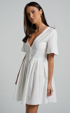 Cute Fit, Button Up Dress, White Shirt Dress, Smock Dress, Flared Sleeves, Smocking, Casual Looks, Casual Dresses, White Dress