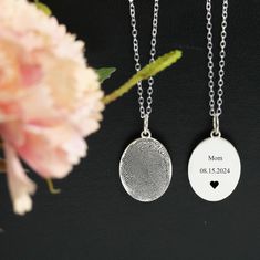 Personalized Actual Fingerprint Necklace,Memorial Gifts,Custom Name Necklace,Necklace with Thumbprint,Fingerprint Jewelry,Gifts For Mom - - - - - - - - PRODUCT DETAILS - - - - - - - - ⦁ Material: 925 Sterling Silver/Copper ⦁ Color: Silver/Gold/Rose Gold ⦁ Chain Length: 14"/16"/18"/20"/22" ⦁ Pendant size: 15x20 mm - - - - - - - - - - DESCRIPTION - - - - - - - - - - 📍 This personalized necklace can be engraved with actual fingerprints. The back of it can be customized with text and select your desired font. You just need to fill it in the personalization box. If you want handwritten words, you can send me a picture via etsy message. Having your own or a loved one's fingerprints engraved on a necklace is a very meaningful thing. You can engrave your family's fingerprints on the pendant to ma Heart Font, Fingerprint Necklace, Handwriting Necklace, Name Pendant, Fingerprint Jewelry, Rose Gold Chain, Custom Name Necklace, Necklace Necklace, Copper Color