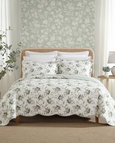 Portland Floral Green Cotton Reversible Quilt Set Dorm Living, Painted Rug, Clock Wall Art, Floral Quilt, Bath Sheets, Contemporary Outdoor, Reversible Quilt, Quilt Set, Bedding Accessories