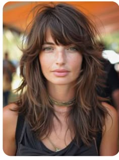 Length Hair With Layers, Rock Style Haircut, Shaggy Textured Hair, Shaggy Bangs Wavy Hair, Uneven Bangs Choppy, Artsy Haircuts For Women, Long Hair With Long Bangs And Layers, Womens Hair With Bangs, Funky Long Haircuts