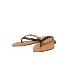 Paige Flat Women's Leather Sandal — Sarah Stewart Women's Clothing & Accessories Classic Open Toe Flip Flops For Beach, Summer Flip Flops For Everyday Use, Classic Flip Flops With Single Toe Strap For Vacation, Leather Toe Post Sandals For Beach Season, Classic Flip Flops For Spring Beach Season, Classic Toe Post Flip Flops For Beach, Classic Flip Flops For Beach In Spring, Classic Beach Toe Post Flip Flops, Classic Spring Beach Flip Flops