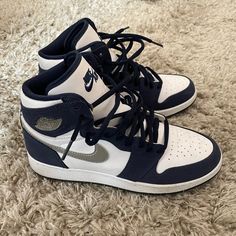 Midnight Navy High Top Jordan Nike. Size 6y > Womens 7.5. Price Firm** High Top Jordans, Cute Nike Shoes, Cute Nikes, Swag Shoes, Jordan 1 High, Midnight Navy, Retro Color, Jordan 1 Retro, Nike Jordan