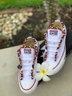 Beaded Laces Shoes, Bedded Converse, Native American Beaded Tennis Shoes, Shoes Beaded, Wrap Bracelet Tutorial, Tie Sneakers, Beaded Moccasins, Native Beading Patterns, Bead Loom Designs