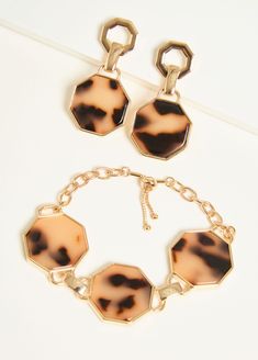 If quiet luxury is still a look you love, this tortoiseshell bracelet set is perfect. Earth tones in the pattern add subtle detail finished with the matching earrings. Chic Brown Bracelet Jewelry, Trendy Tortoiseshell Jewelry Gift, Trendy Tortoiseshell Jewelry For Gifts, Chic Leopard Print Jewelry, Trendy Adjustable Tortoiseshell Jewelry, Elegant Adjustable Tortoiseshell Bracelets, Elegant Adjustable Tortoiseshell Jewelry, Chic Tortoiseshell Jewelry For Gifts, Fashion Jewelry Sets