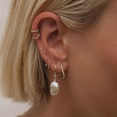 Piercings Idea, Future Accessories, Piercings Gold, Luxe Earrings, Wave Jewelry, Earring Stack, Piercing Inspo, Ear Party, Types Of Earrings