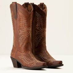 Round Up Collins Western Boot | Ariat Summer Rodeo Leather Boots, Casual Snip Toe Boots For Western-themed Events, Summer Leather Boots For Rodeo, Leather Boots For Summer Rodeo, Western Leather Boots For Summer, Casual Summer Ranch Boots, Leather Boots For Ranch In Summer, Leather Boots For Summer Ranch Activities, Casual Leather Boots For Western-themed Events