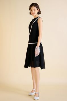 This sleeveless low waist dress exudes flapper-inspired charm, perfect for any vintage-loving fashionista. Features: Crew neck design Low waist Gorgeous flowing hem Embellished inverted triangle shape 100% Polyester fabric Ksenia, standing at 5 feet 10.5 inches, wears a size S in BABEYOND. Her measurements are 32.7" bust, 23.6" waist, and 34.6" hips. Note: This dress comes with an unique size chart. Be sure to select your ideal fit from the chart before making your purchase. Note: The green dres Summer Gatsby Style Cocktail Flapper Dress, Summer Knee-length Gatsby Flapper Dress, Sleeveless Gatsby Flapper Dress For Summer, Summer Flapper Dress For Evening, Fitted Gatsby Flapper Dress, Fitted Sleeveless Flapper Dress For Summer, Fitted Sleeveless Flapper Dress, Classic Sleeveless Cocktail Dress For Summer, Chic Fitted Flapper Dress For Summer